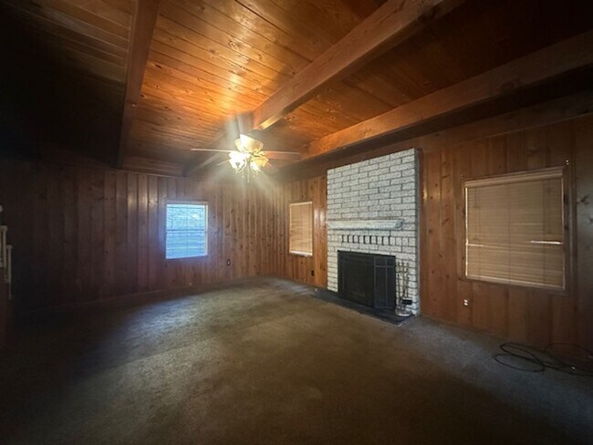 Building Photo - 482 Zuger Ct