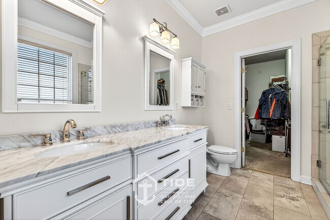 Building Photo - Spacious Retreat in Mt. Pleasant