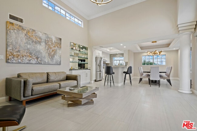 Building Photo - 10627 Ashton Ave