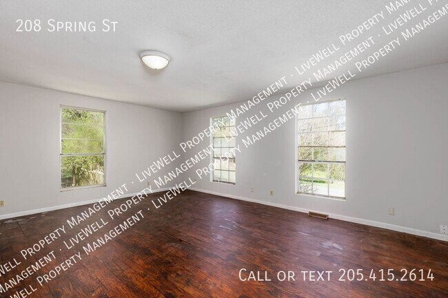 Building Photo - 208 Spring St