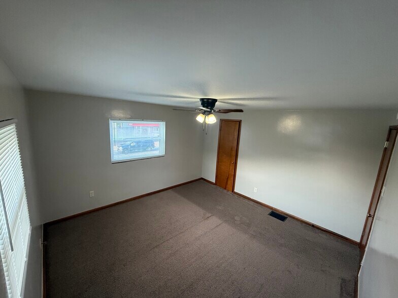 Building Photo - 3166 Sullivant Ave