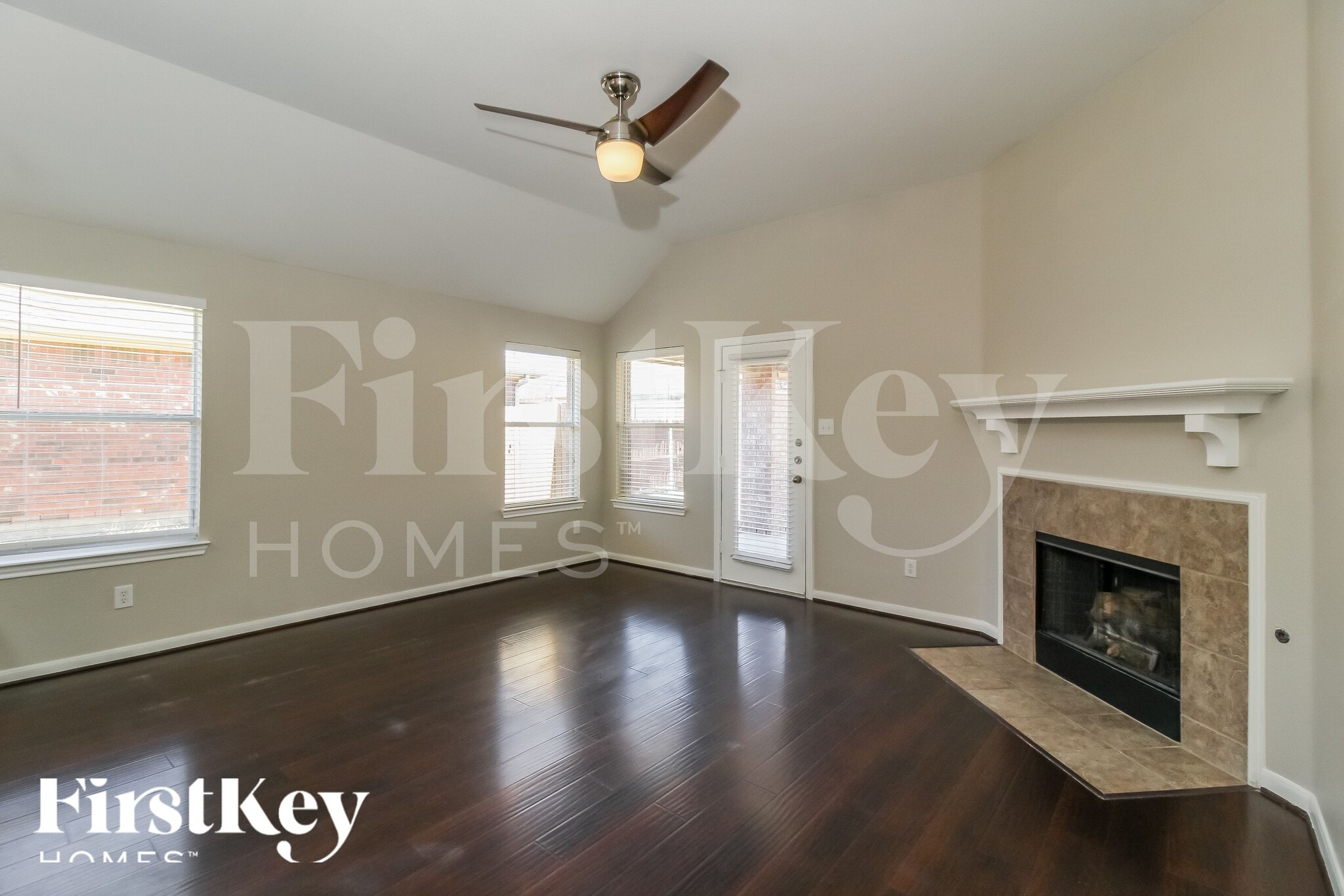 Building Photo - 2341 Aurora Dr