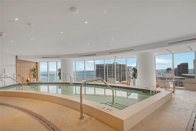 Building Photo - 300 Biscayne Blvd Way
