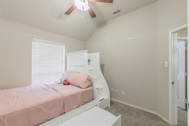 Building Photo - 210 Warbler Dr