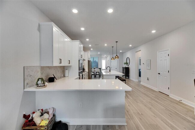Building Photo - 5541 Del Coronado Dr