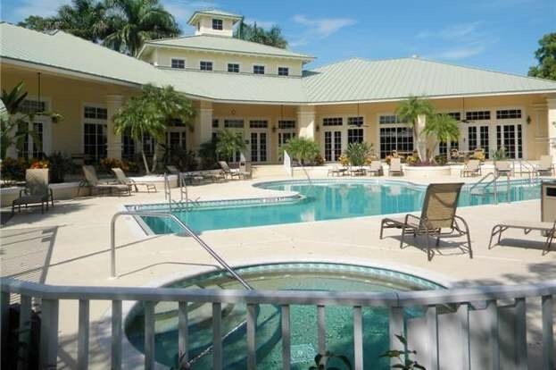 Building Photo - 3973 Bishopwood Ct E