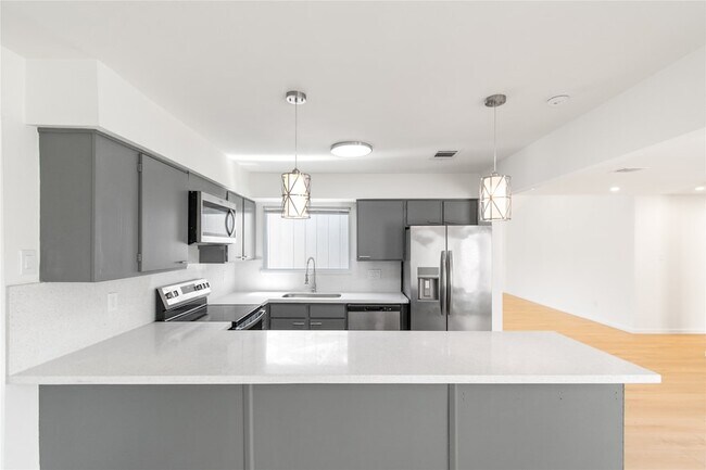 Building Photo - 6423 Coachwood Dr
