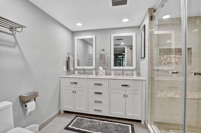 Building Photo - 7773 La Mirada Dr