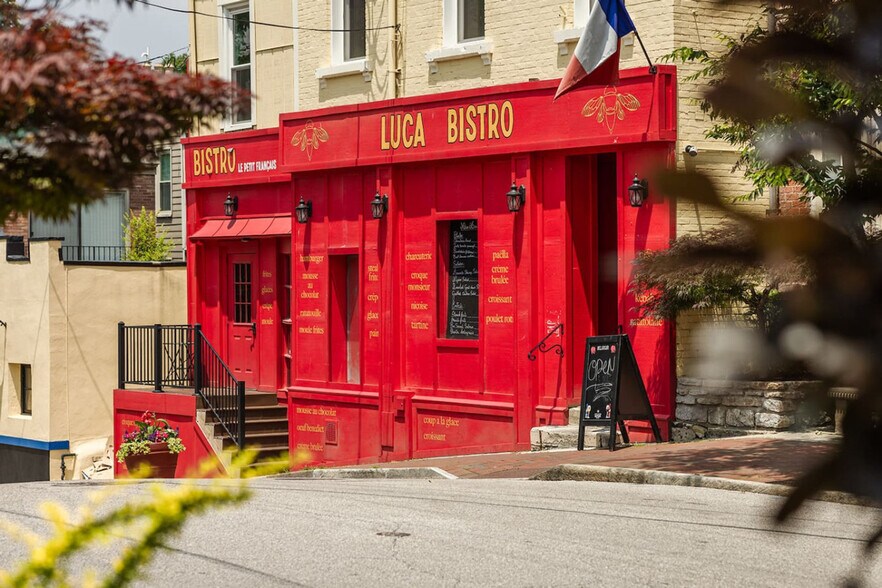 Building Photo - 964 Pavilion St