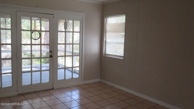 Building Photo - 4566 Plymouth St