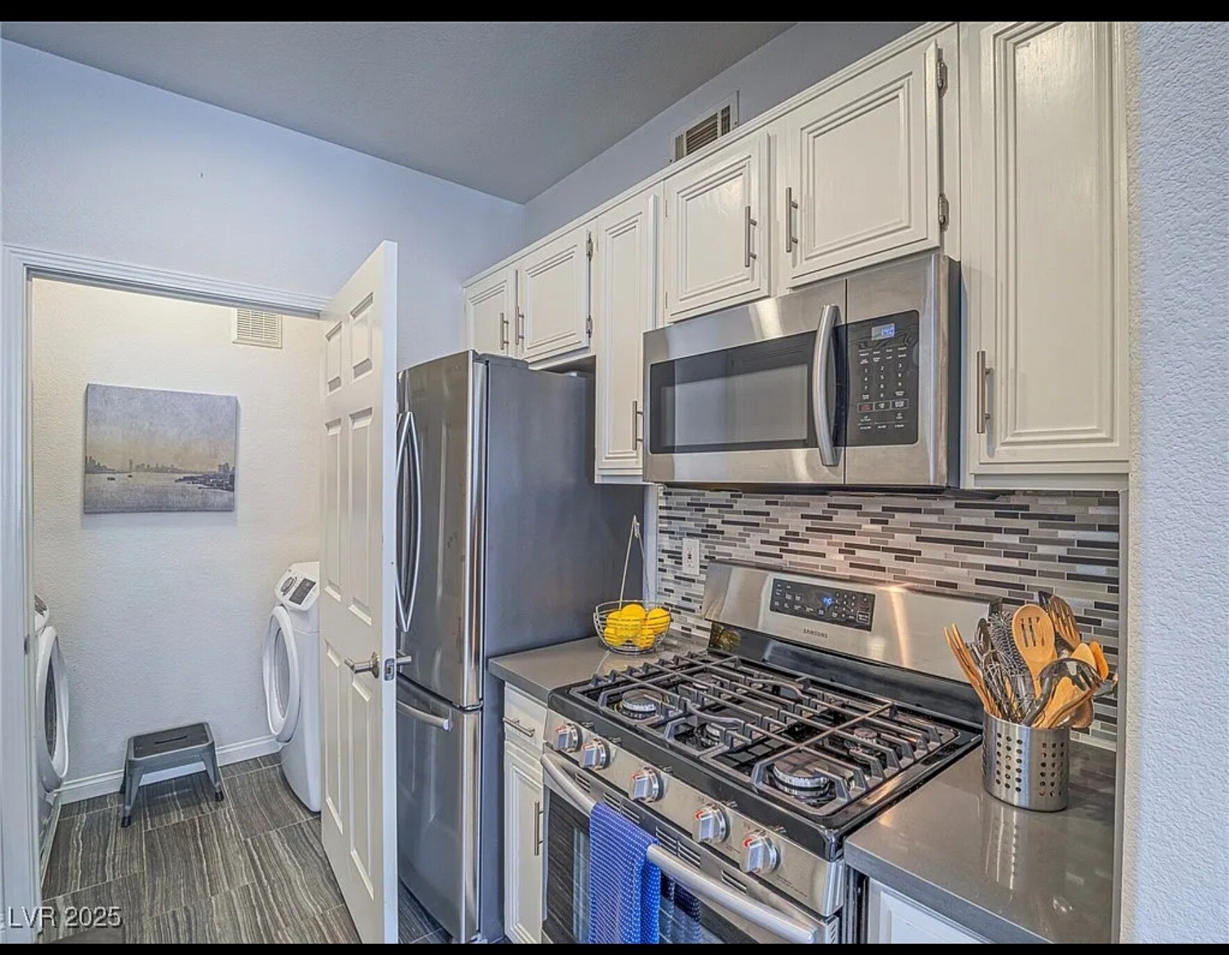 Building Photo - 7111 S Durango Dr