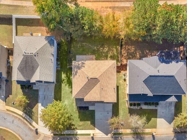 Building Photo - 2325 Braelin Loop