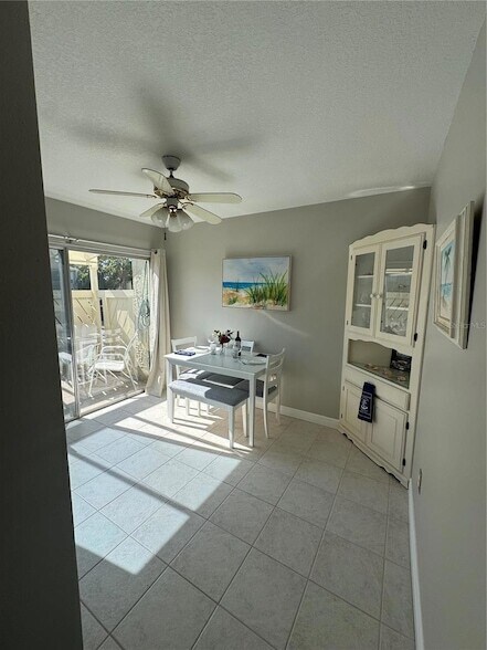 Building Photo - 621 Windrush Bay Dr