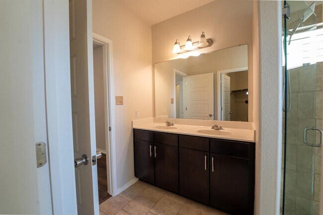 Building Photo - 10125 Milla Cir