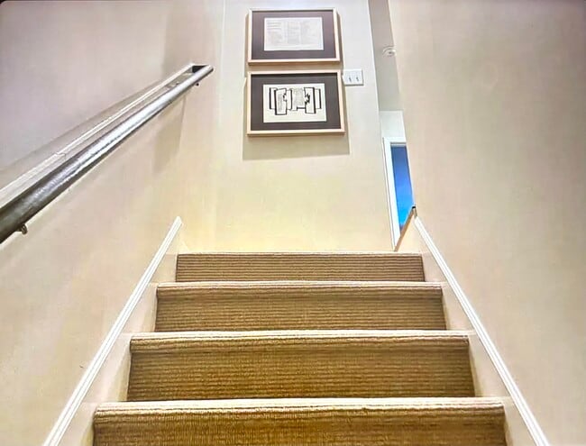 Building Photo - 165 Walton Ave