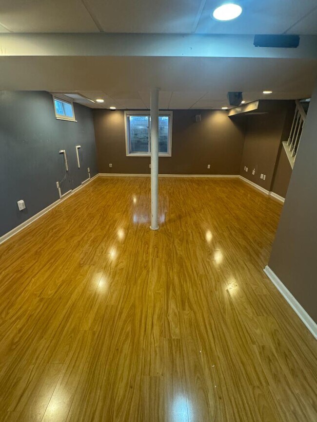 Building Photo - 2311 Bryan St