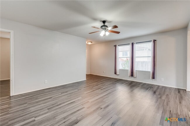 Building Photo - 309 Willow View