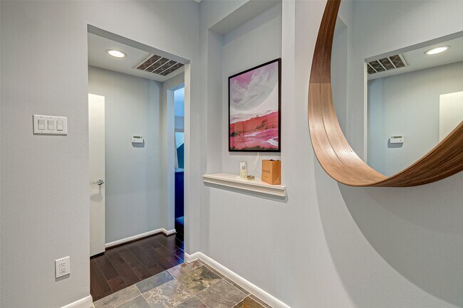 Building Photo - 4308 Lillian St