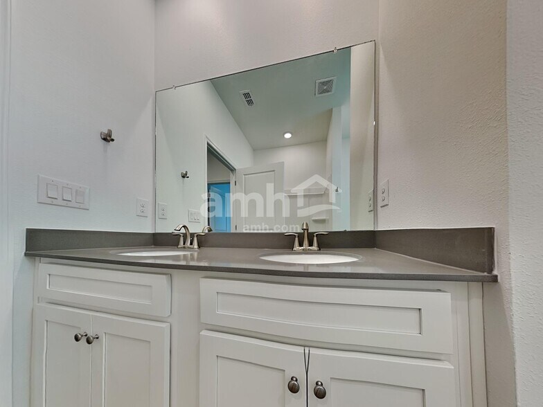 Building Photo - 6706 Atlantic Bch Ave