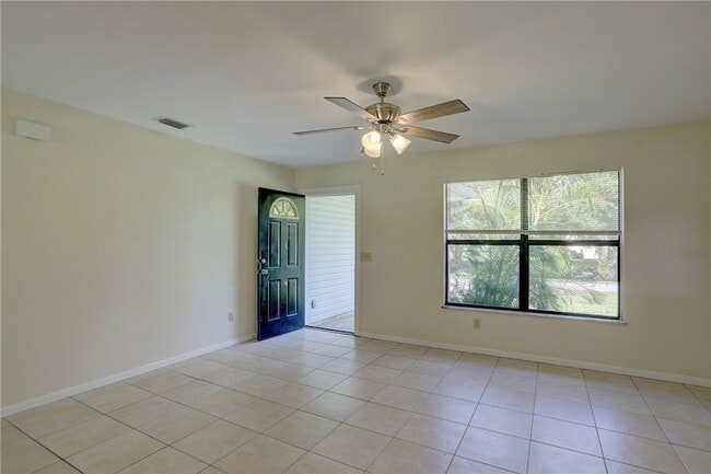 Building Photo - 950 Landsdowne Dr