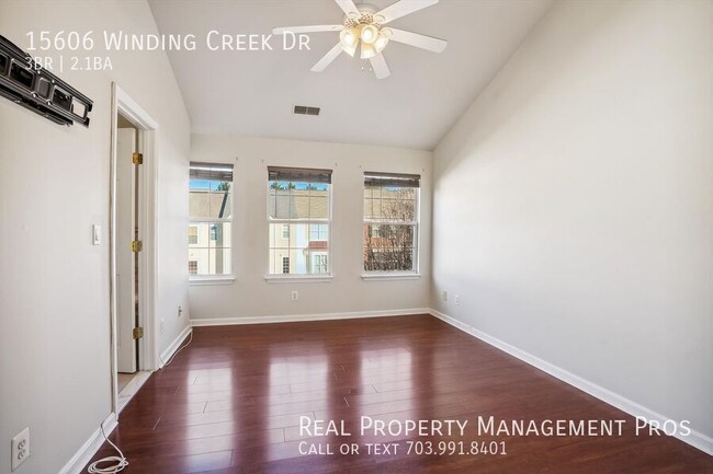 Building Photo - Qualify for a Zero Deposit? Close to I95