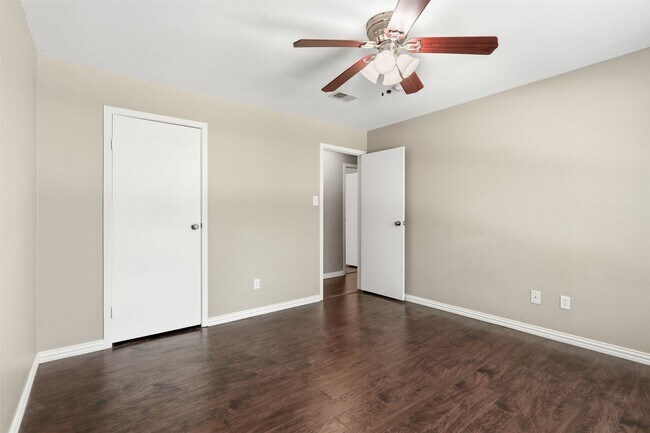 Building Photo - 971 N Red Cedar Cir