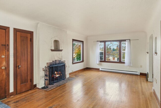 Building Photo - Baran (2018 11th St.)