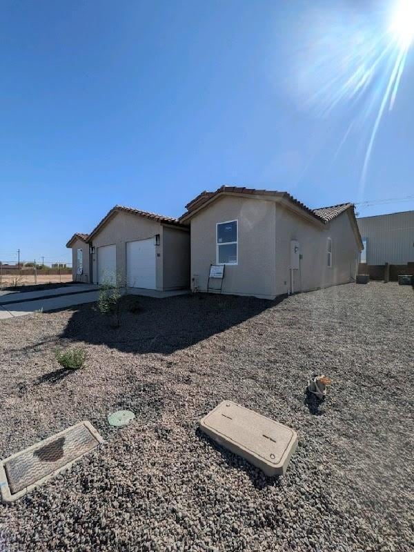 Building Photo - 1373 W Rose Pl