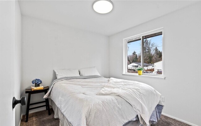 Building Photo - 7245 S Prospect St