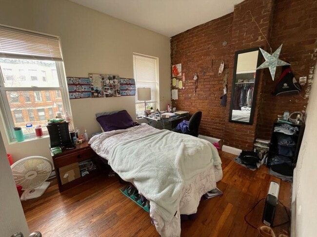 Building Photo - 2 bedroom in Boston MA 02115