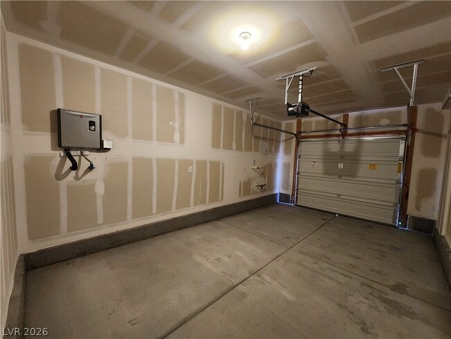 Building Photo - 6062 Lily Gdn St