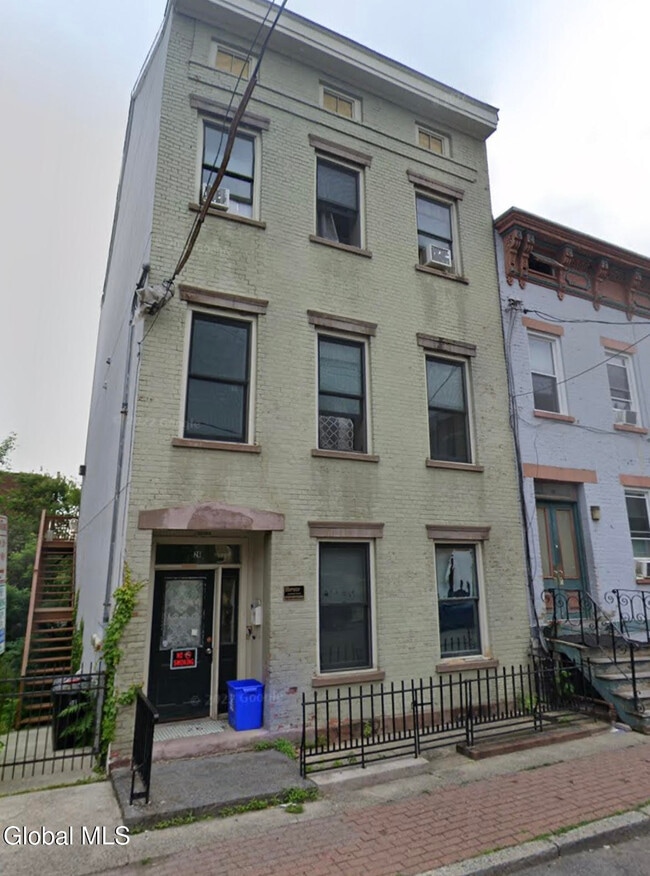 Primary Photo - 26 Trinity Pl