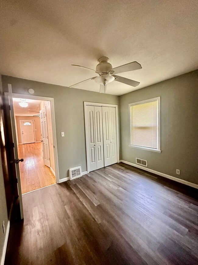 Building Photo - ***1/2 OFF FIRST MONTH’S RENT***Midtown 3 Bedroom 1 Bath Home For Rent