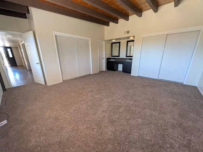 Building Photo - 5209 Hewlett Dr