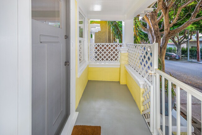 Building Photo - 240 Ashland Ave