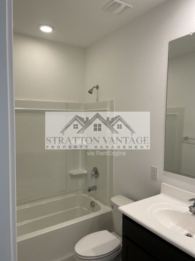 Building Photo - 2942 Kim Dr