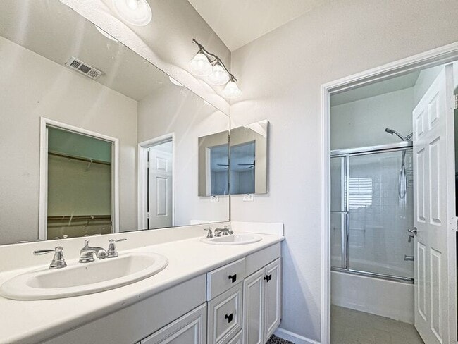 Building Photo - 3011 Cole Grade Dr