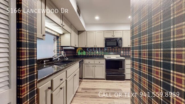 Building Photo - 5166 Lancewood Dr