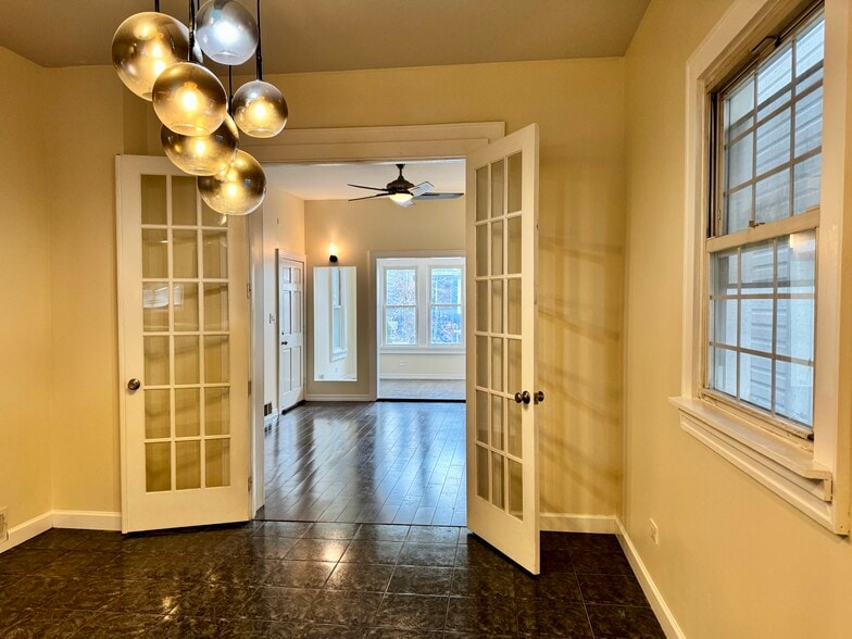 Building Photo - 1714 N Troy St