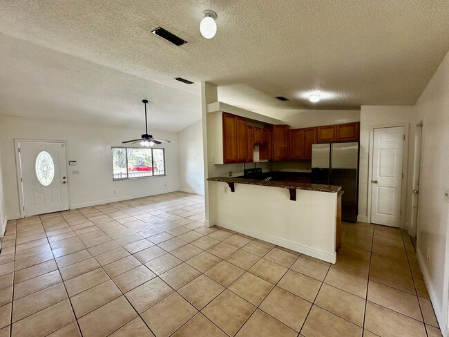 Building Photo - Charming 3-Bedroom Single-Family Home on Quiet Cul-de-Sac in East Orlando