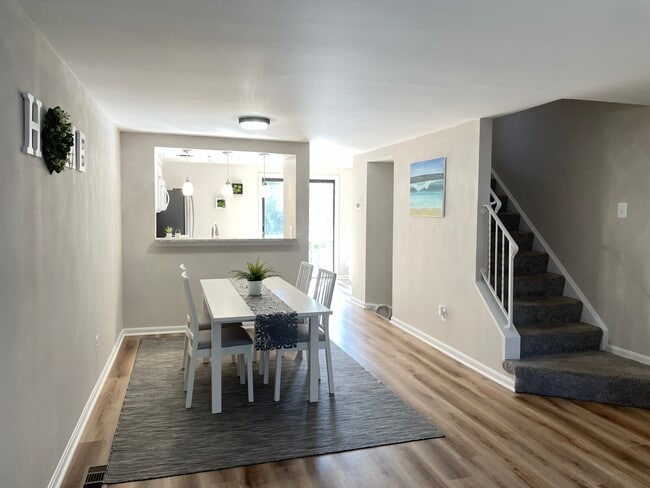 Building Photo - 9516 Dunbrook Ct