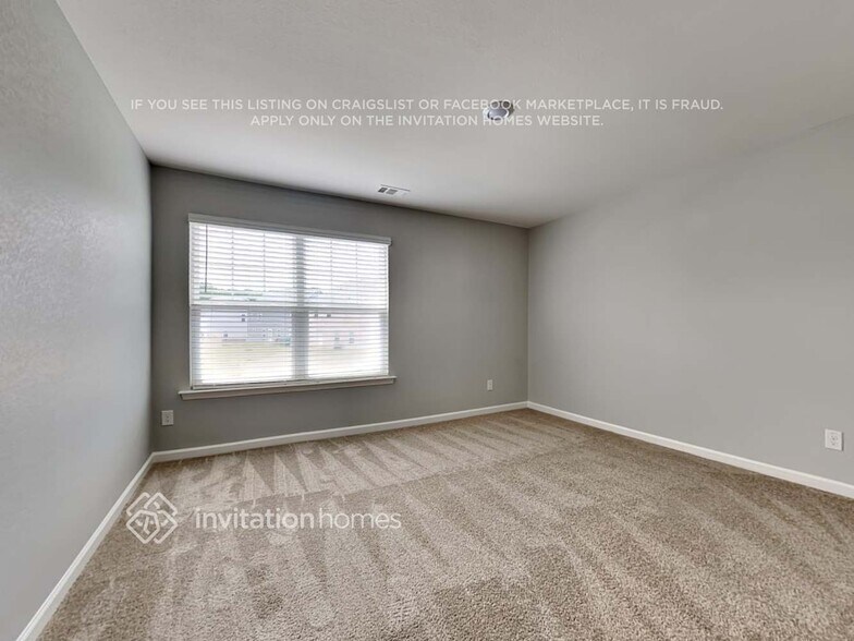 Building Photo - 649 Gleaner Wy