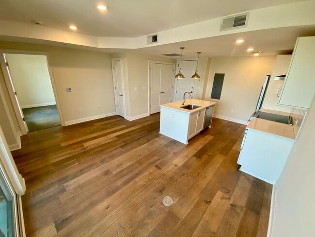 Building Photo - Apartment with Waterview in Downtown Wilmington