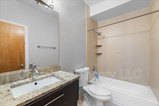 Building Photo - 471 Luray Pl NW