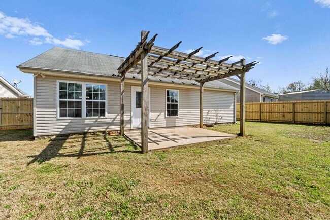 Building Photo - 110 Fox Haven Dr