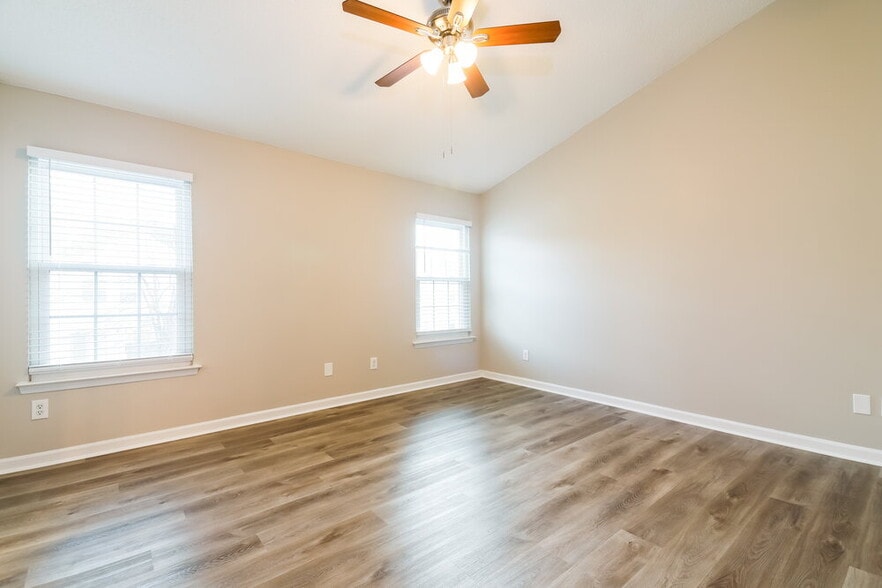 Building Photo - 8528 Neuse Hunter Dr