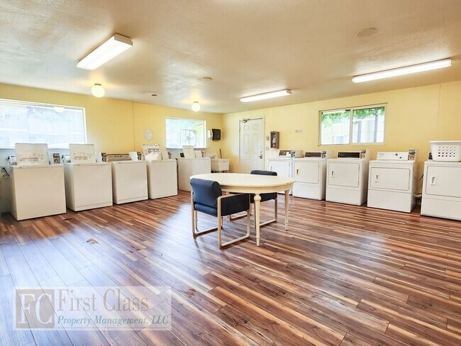 Building Photo - 1376 NE 186th Ave
