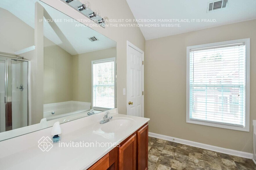 Building Photo - 1509 Park Grove Dr