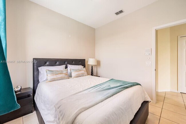 Building Photo - 2139 Mallard Creek Cir