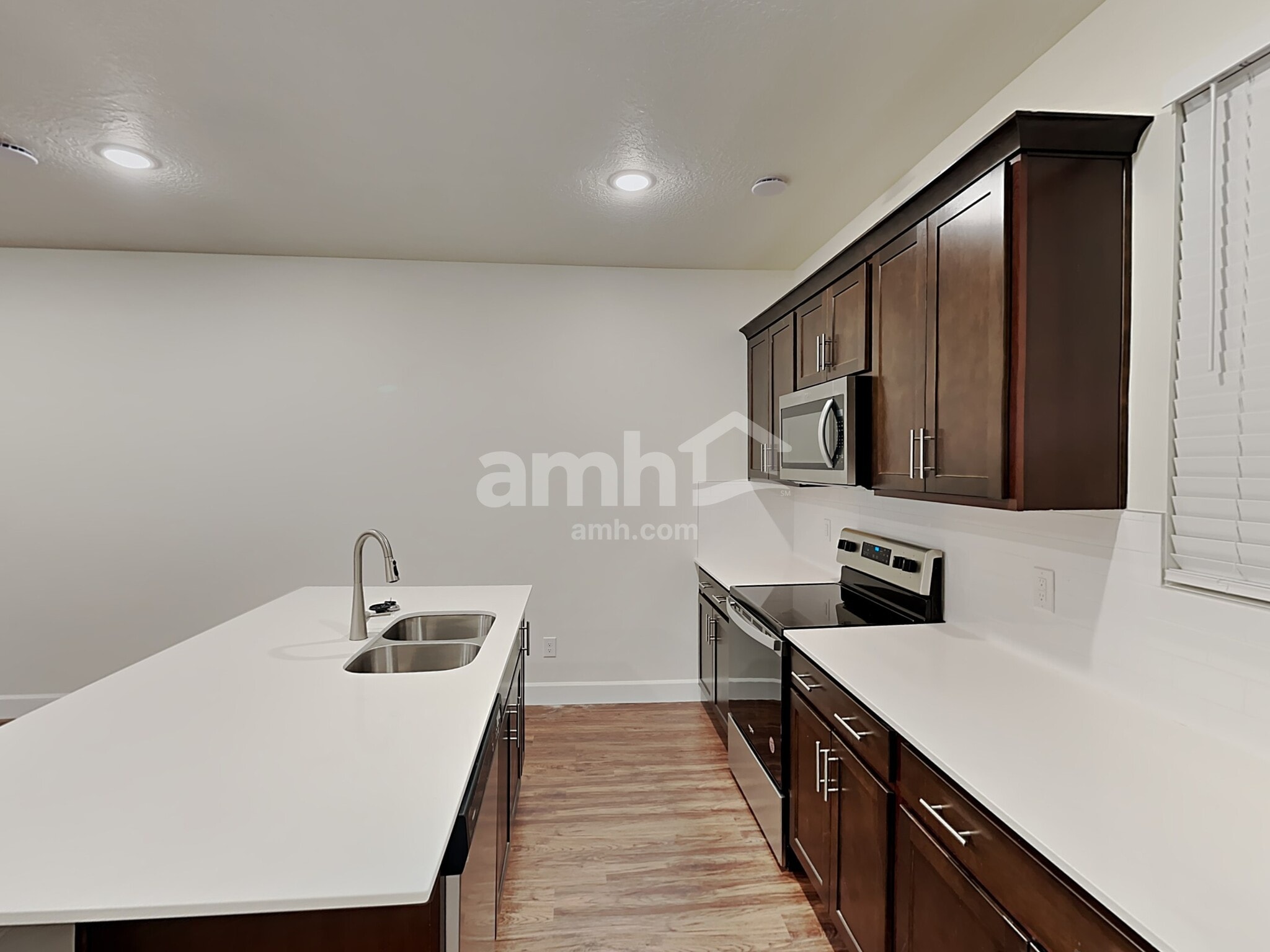 Building Photo - 6018 W South Jordan Pky